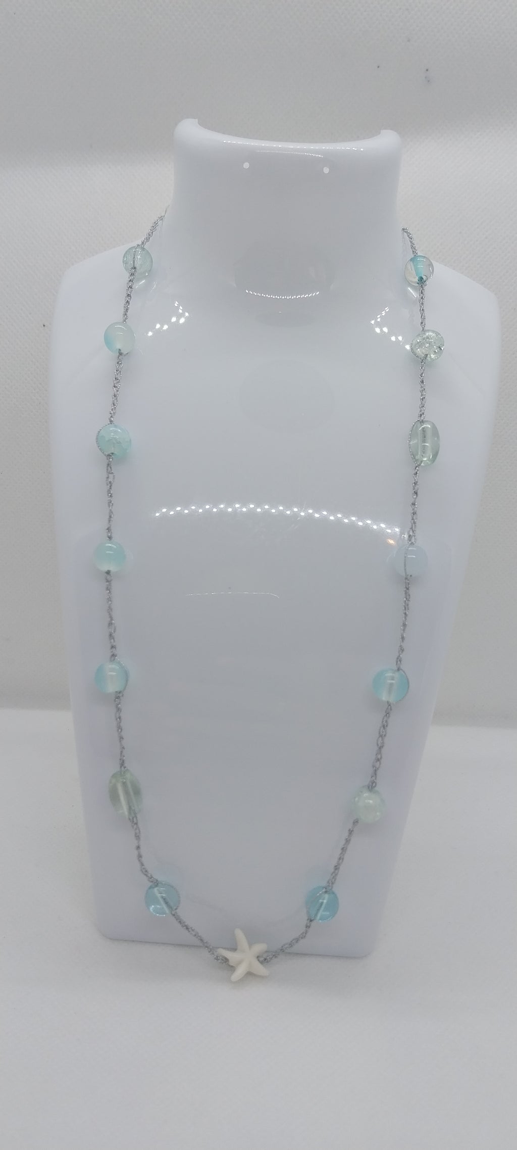 Pendentif Étoile de Mer – Grosse Perle Bleu Clair & Fil Argenté