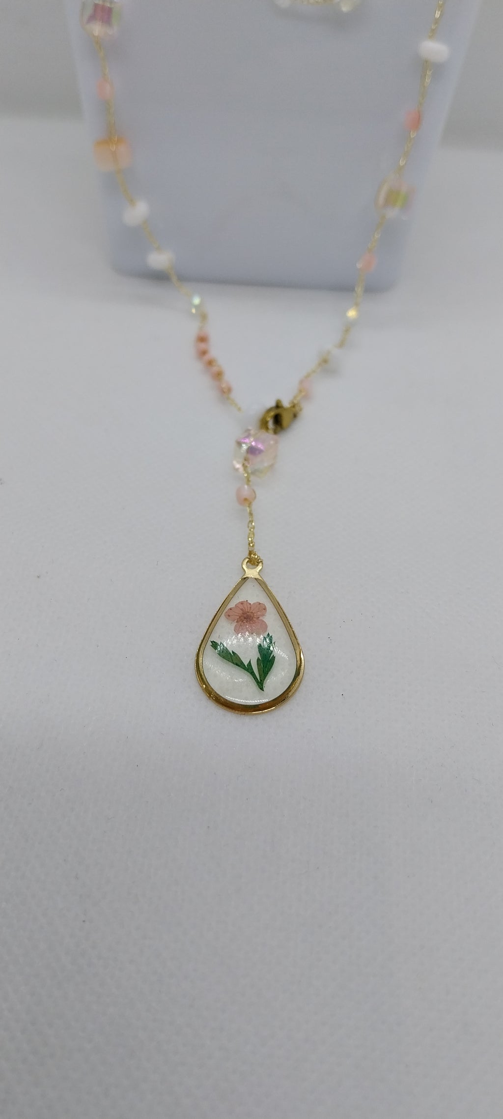 Dried Flower Pendant Necklace – Gold, White & Pink, Cube & Flower Beads