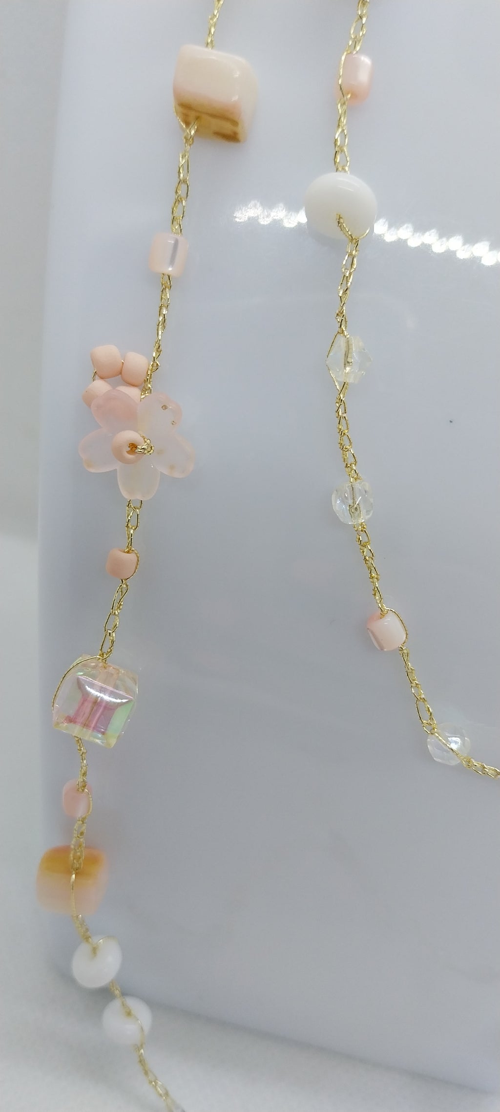 Dried Flower Pendant Necklace – Gold, White & Pink, Cube & Flower Beads