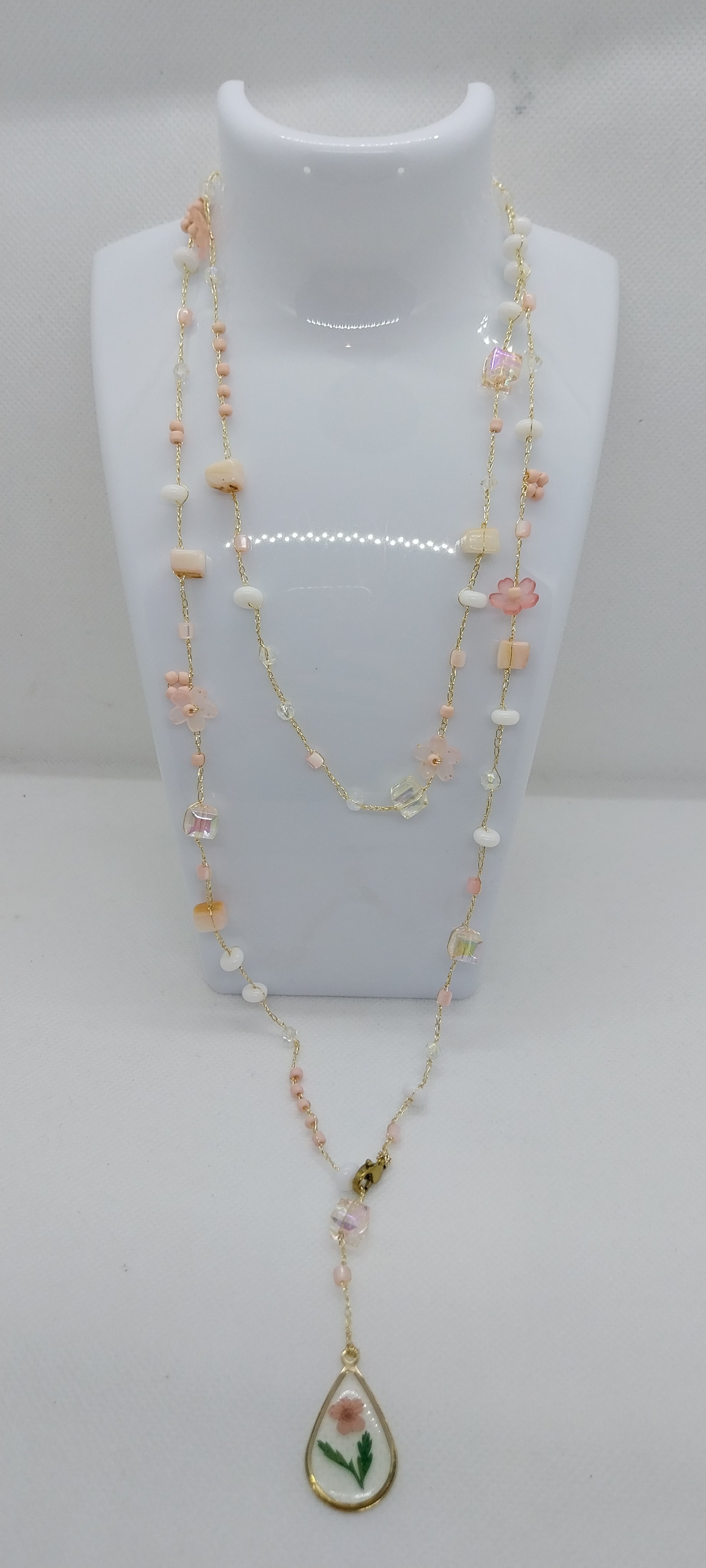 Dried Flower Pendant Necklace – Gold, White & Pink, Cube & Flower Beads
