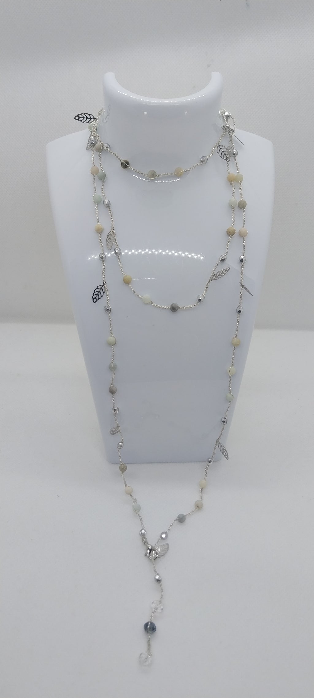 Silver-plated Wire Necklace – Amazonite & Fine Feathers
