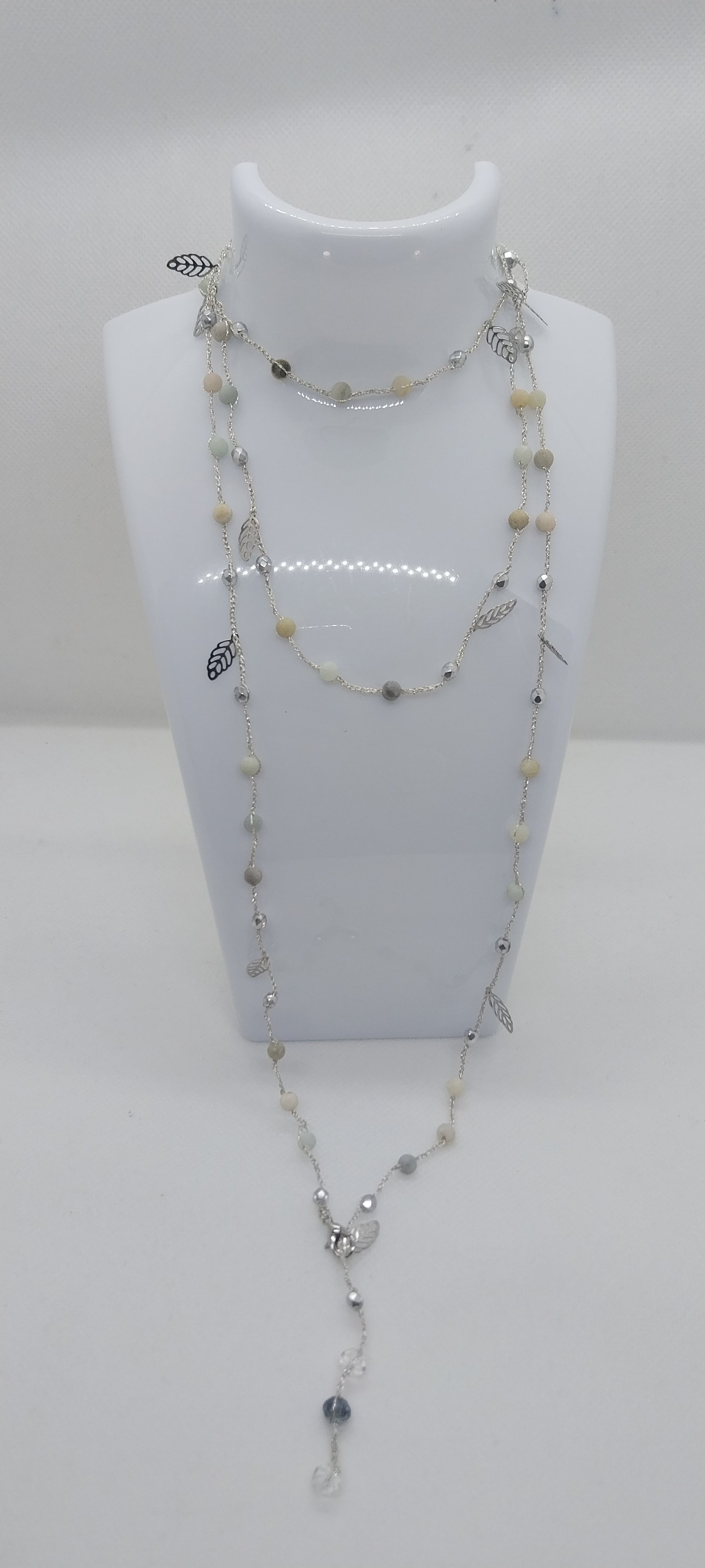 Silver-plated Wire Necklace – Amazonite & Fine Feathers
