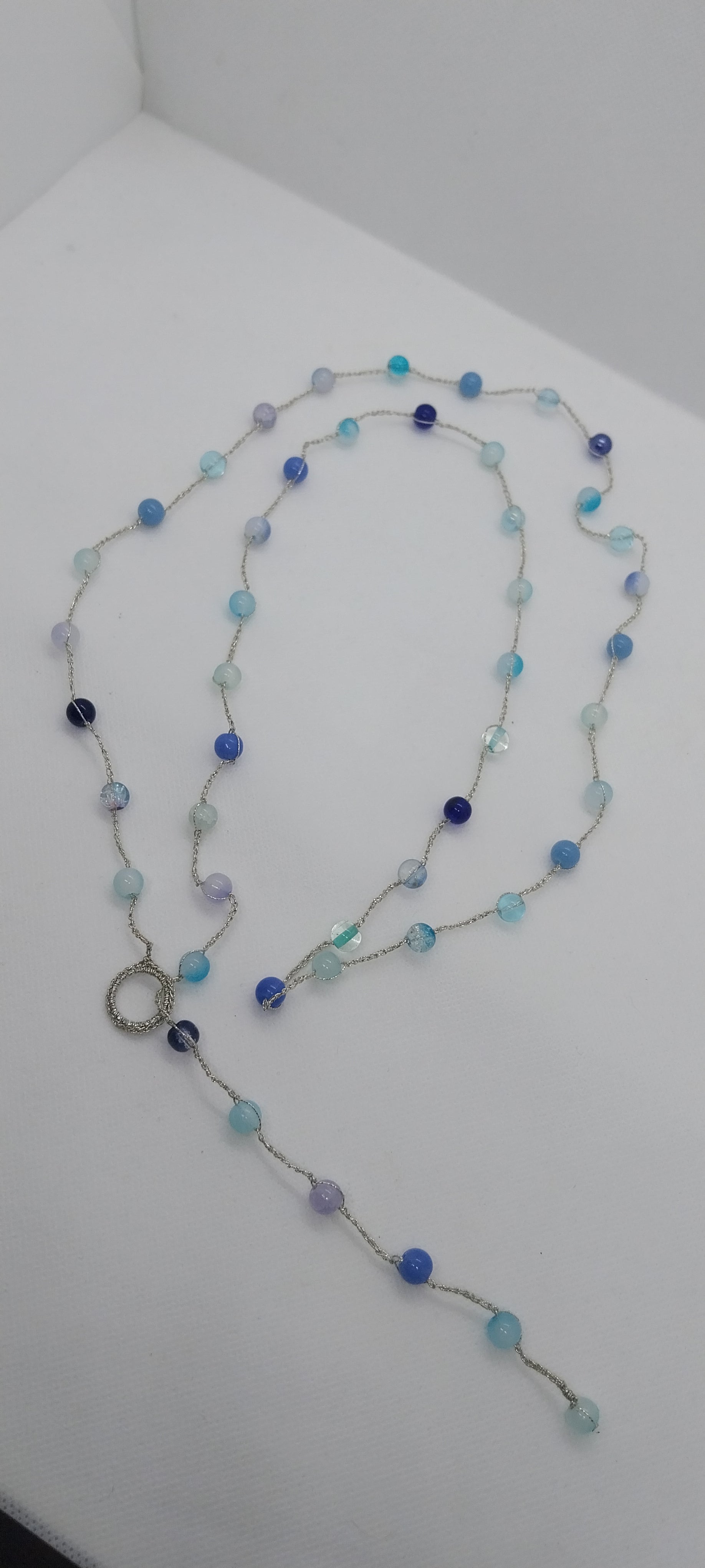 Sautoir Fil Argenté – Grosse Perle Bleu Azur