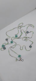 Sautoir Fil Coton – Perles de Rocaille & Grosse Fleur Verte et Grise Lumineuse