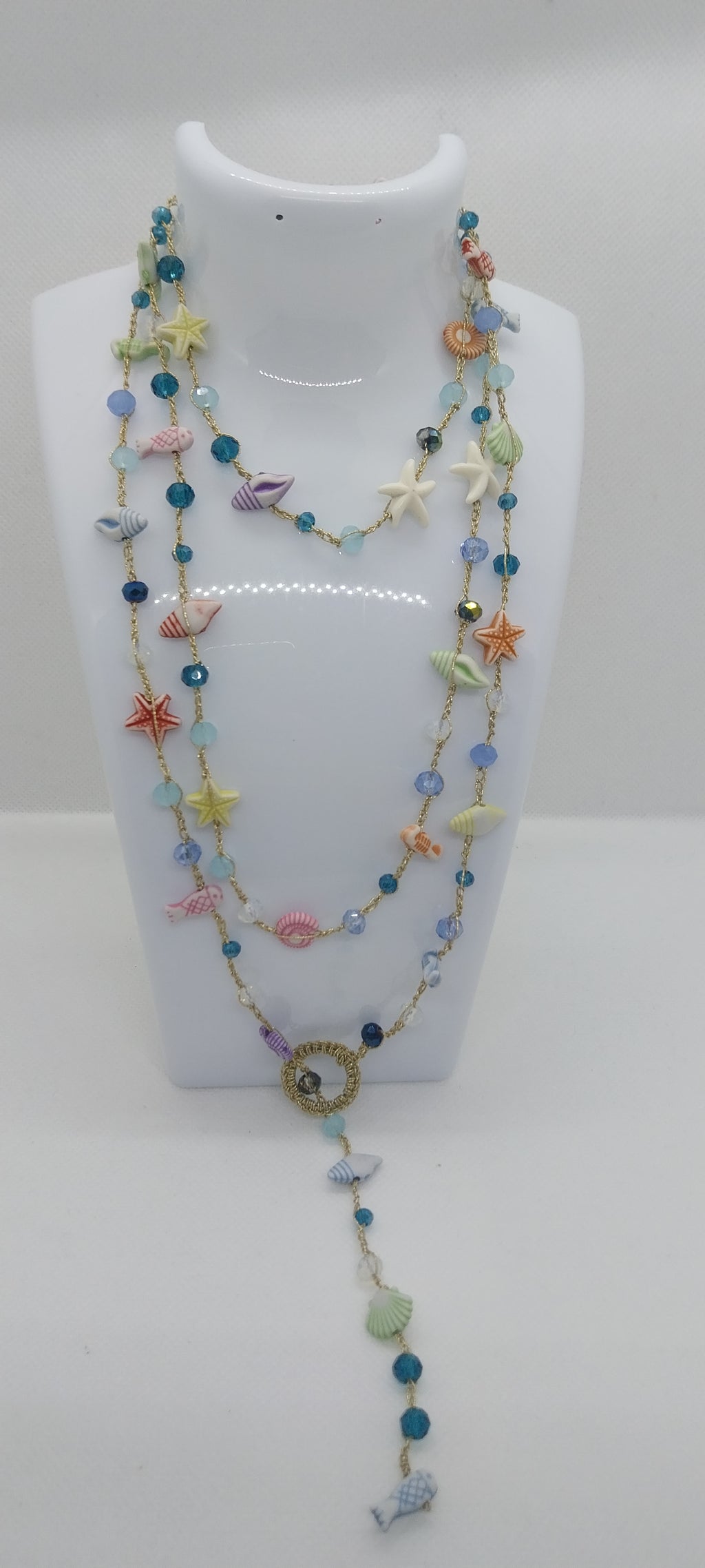 Sautoir Fil Doré – Multicolore, Coquillage & Perles Cristal