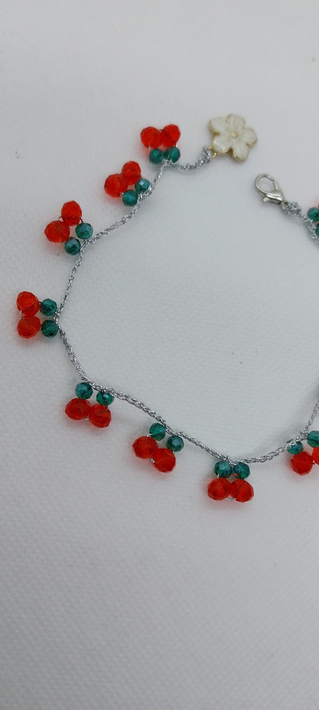 Bracelet de cheville cerise crocheté