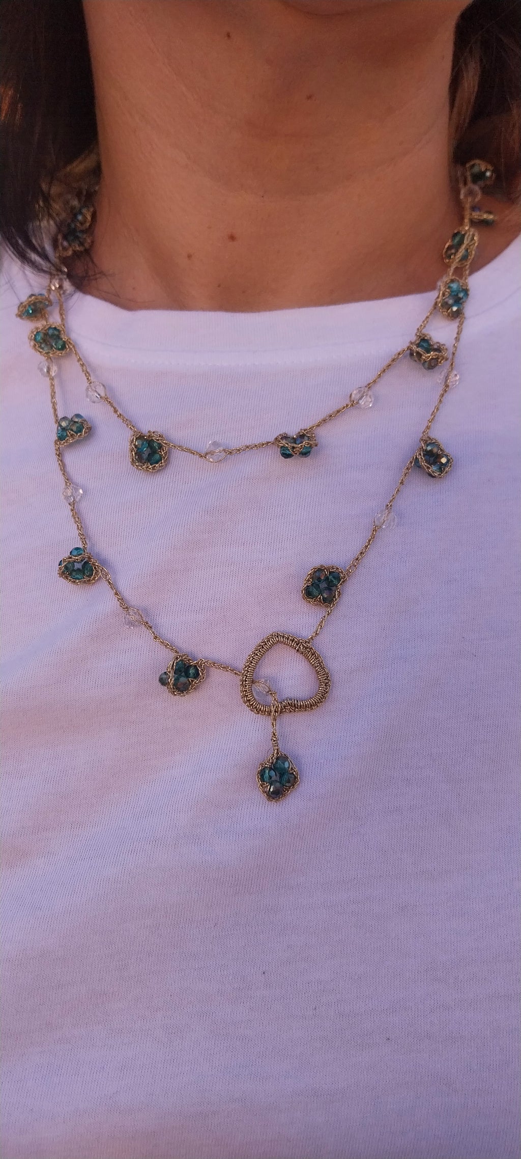 Sautoir Fil Doré – Pendentif Cœur & Perle Cristal Vert Foncé