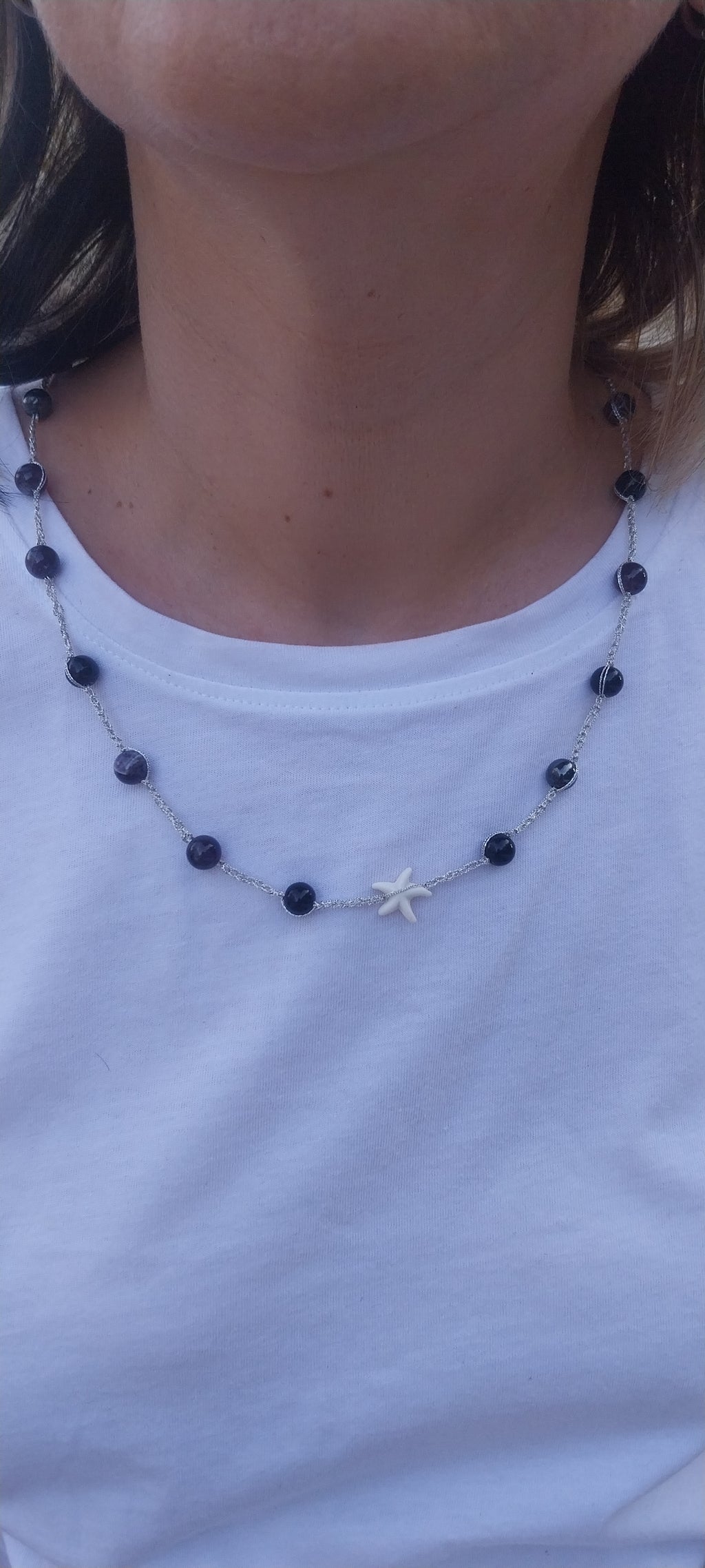 Pendentif Étoile de Mer – Grosse Perle Noire & Fil Argenté