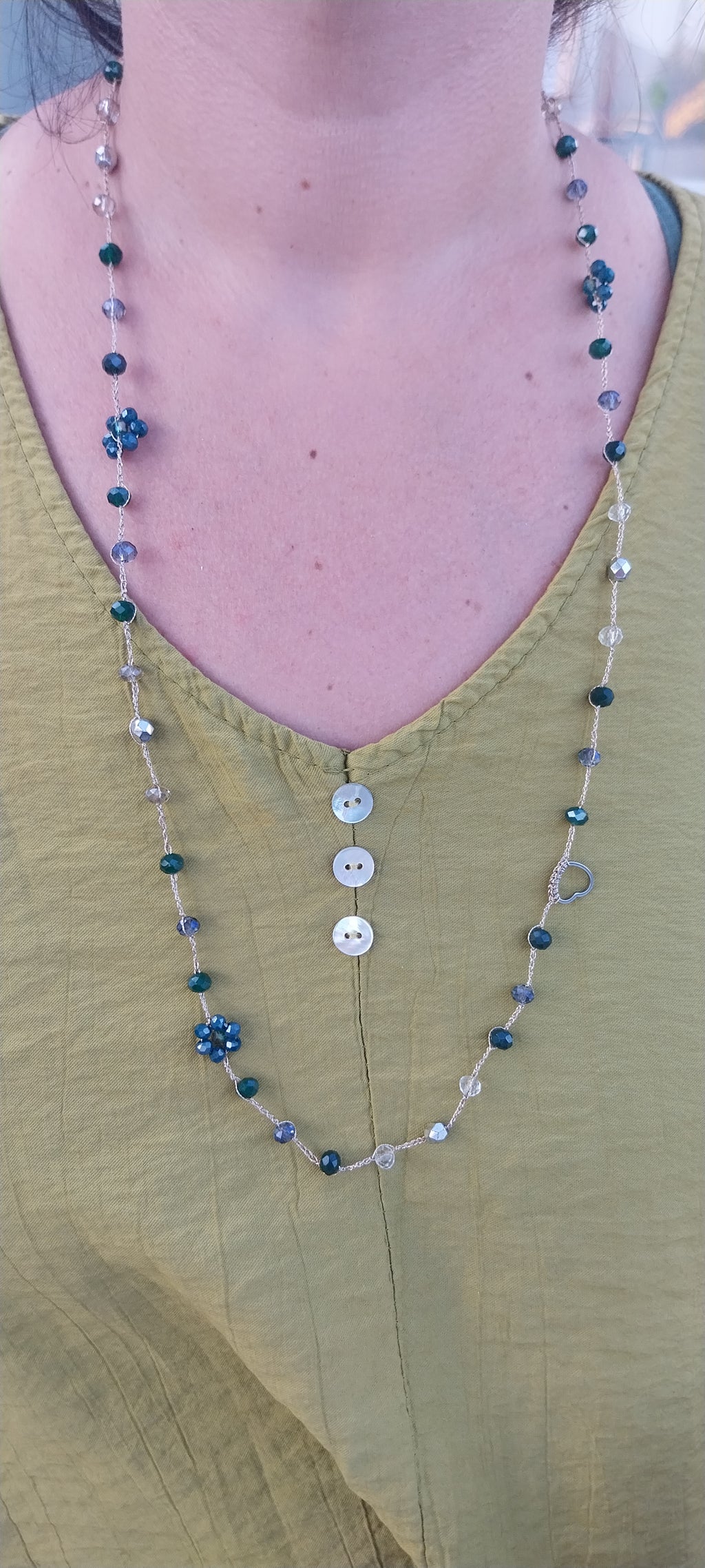 Collier crochet gris et vert foncé – Perles de cristal & fleurs