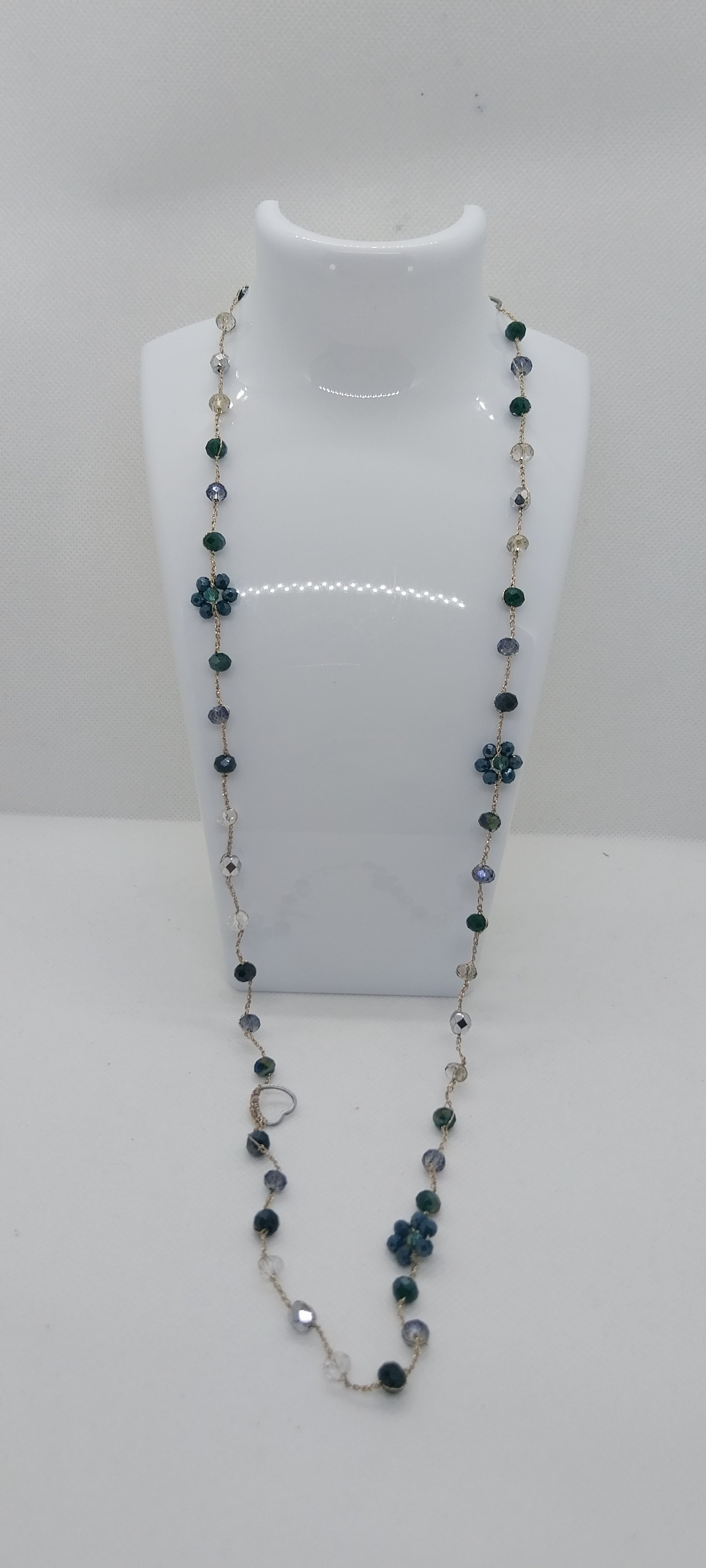 Collier crochet gris et vert foncé – Perles de cristal & fleurs