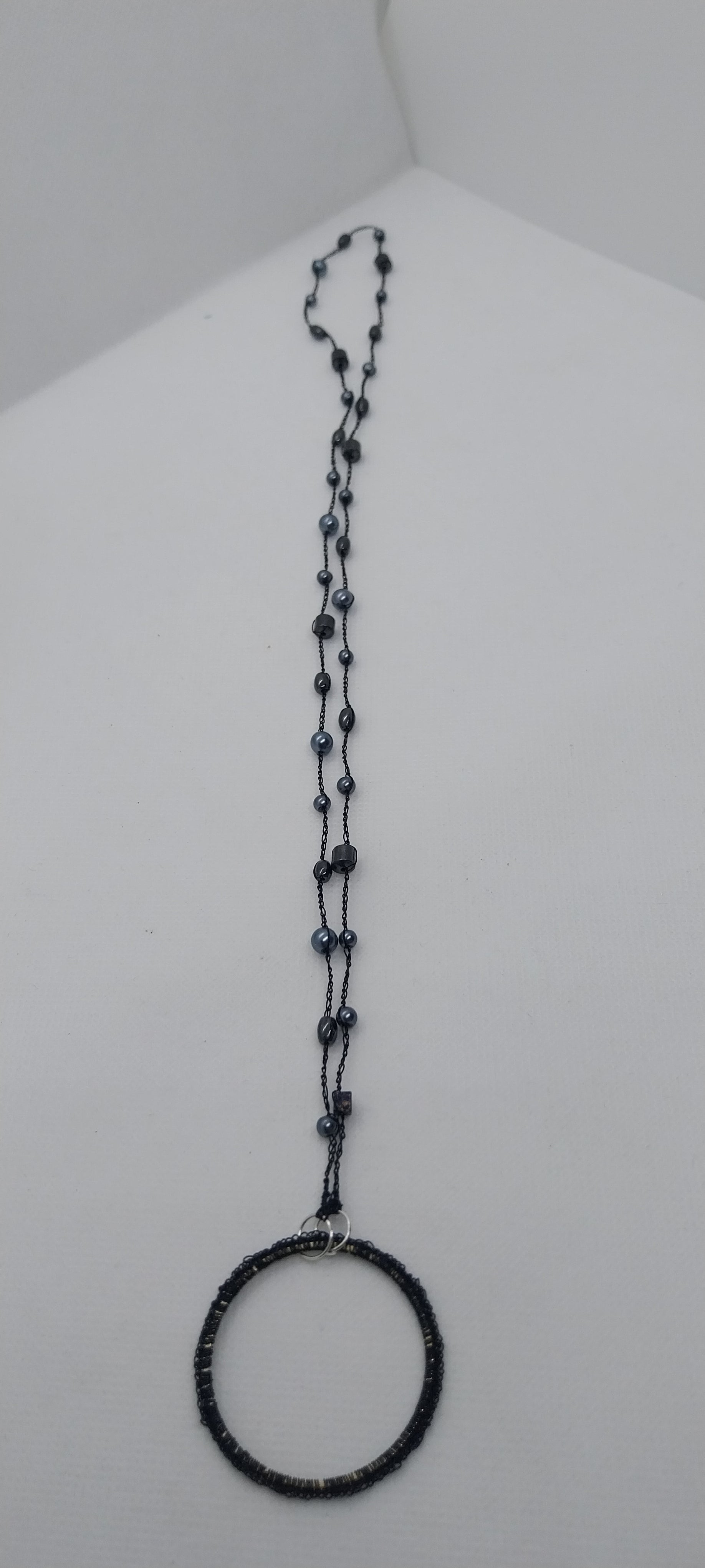 Porte-lunette perle noire — fil noir